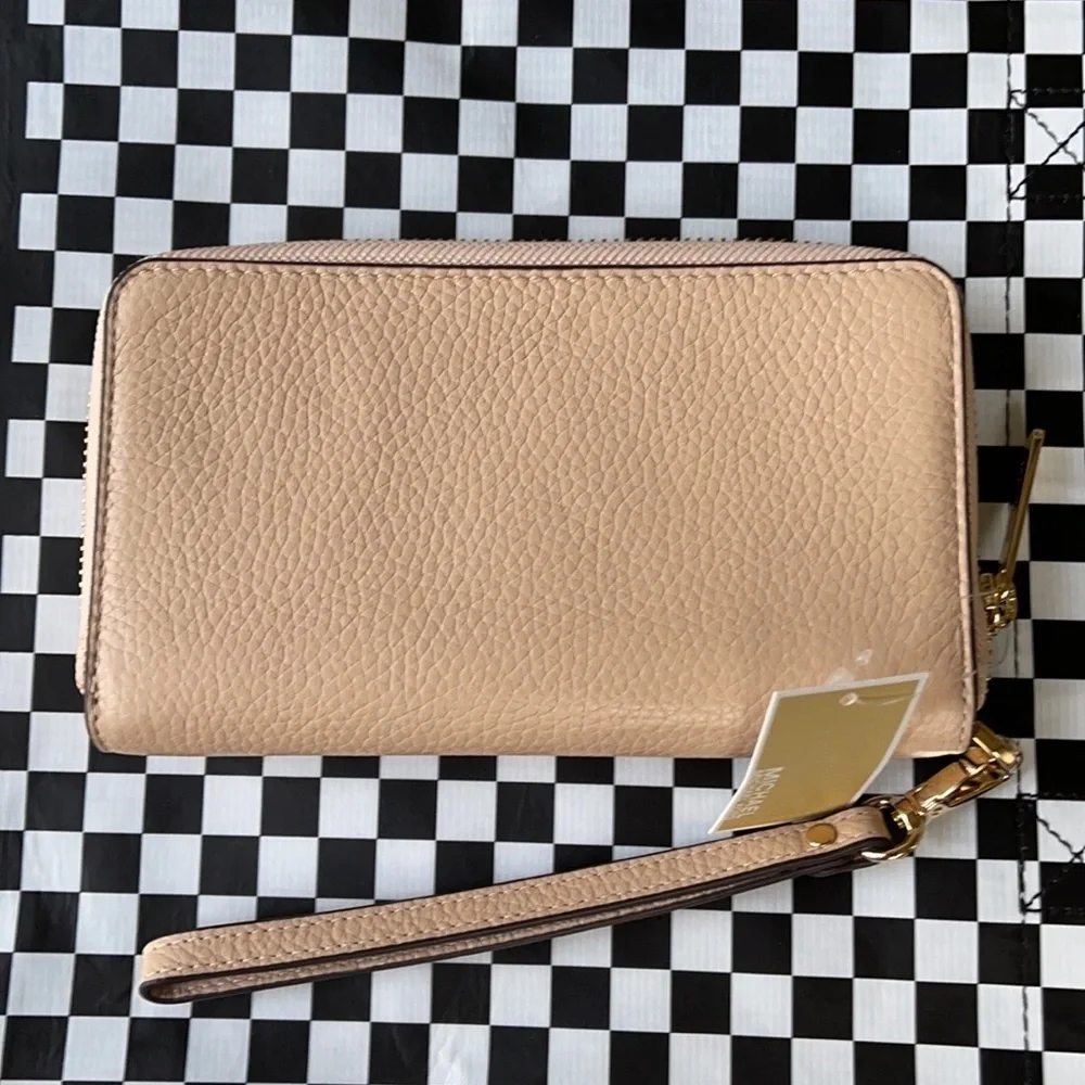 Michael Kors Jet Set Travel Lg Flat Multifunctional Phone Case-Wristlet-Wallet